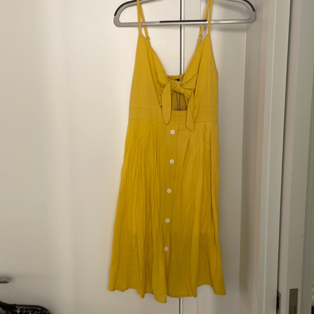 Flowy cute mustard yellow dress!